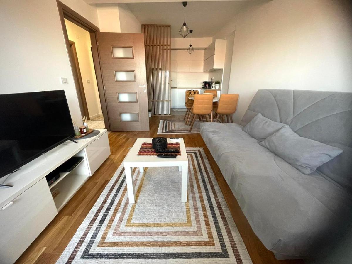 Apartman Nikol Kumanovo Eksteriør billede